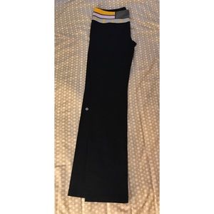 Lululemon Skinny Groove Pant Size 12 - Reversible